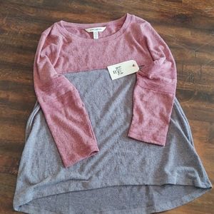 NWT Billabong size small long sleeved top